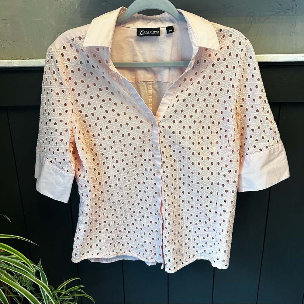 7th Ave Design Studio New York & Co. Light Pink Eyelet Button Up Size L